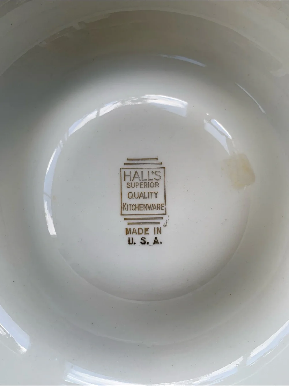 Vtg Hall’s Superior Kitchenware Covered Casserole in a Silver Metal Stand